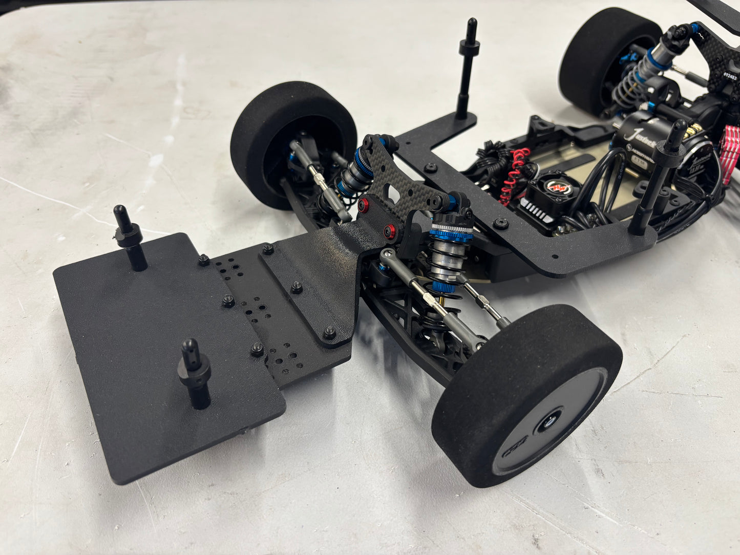Impact B6 & B7 Buggy MWM Body Mid Mount Kit, VRC-9229