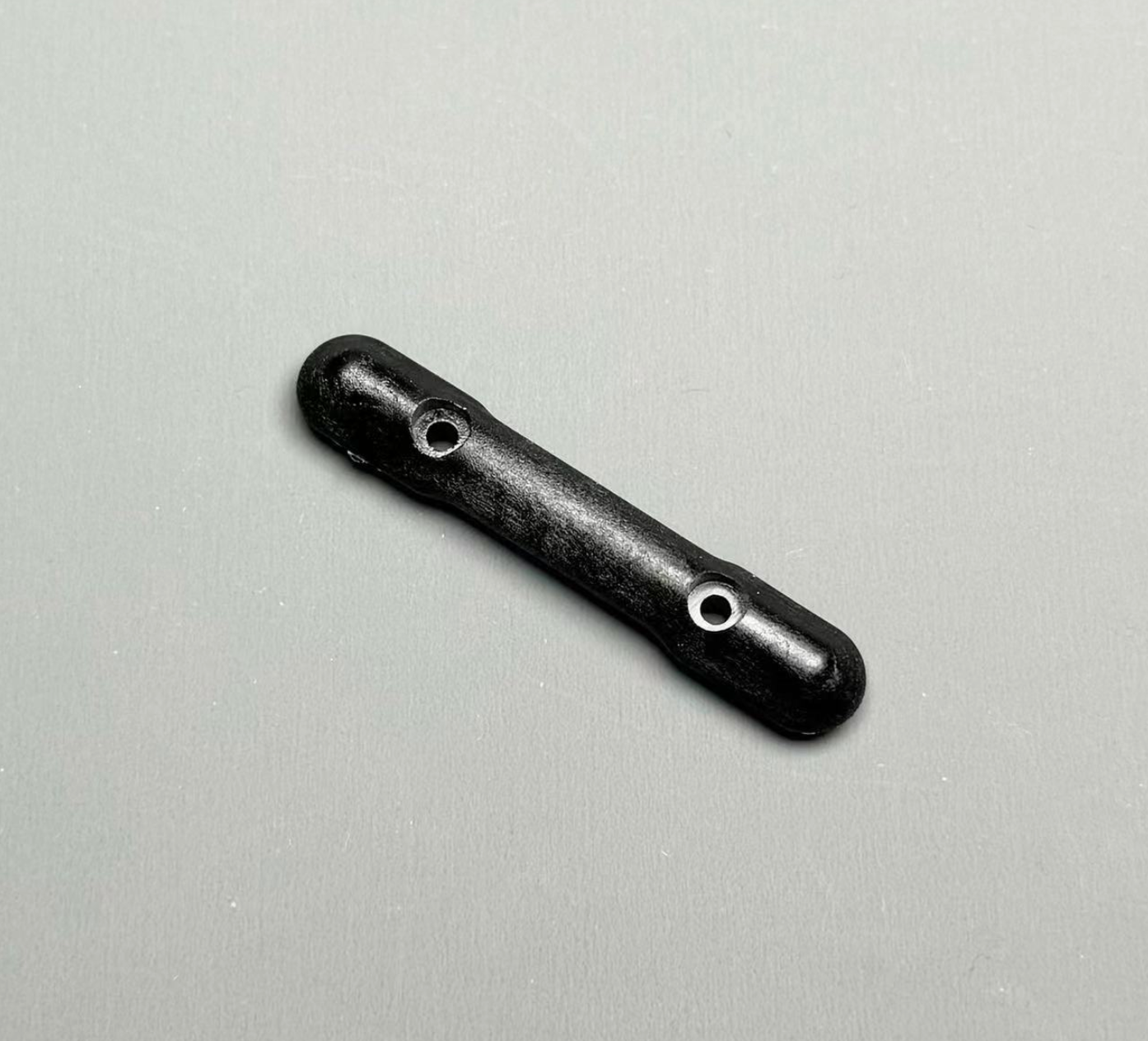 Fan RC B4 / T4 Front Hinge Pin Brace, FR4-006