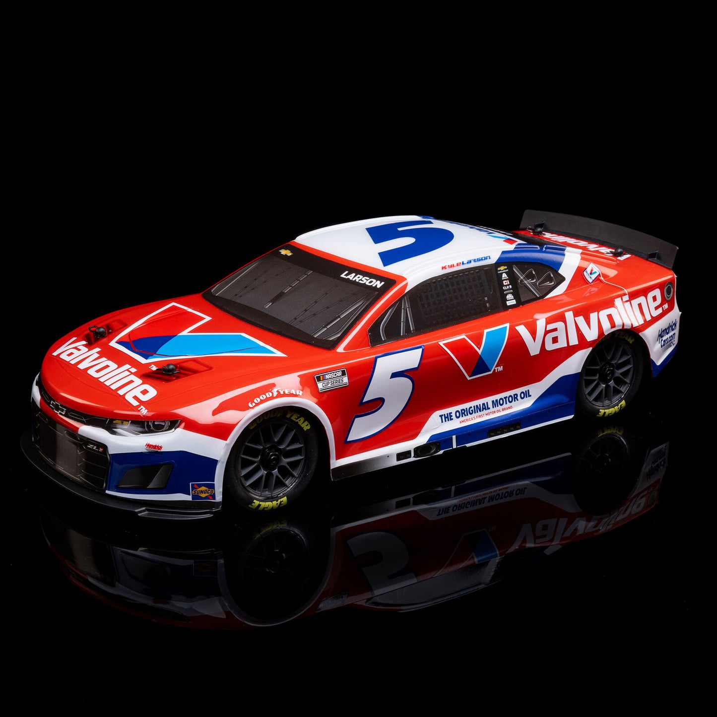 Team Losi 1/12 NASCAR #5 Valvoline 2025 Chevrolet Camaro ZL1 2S AWD RTR On-Road Car - Kyle Larson, LOS1122505