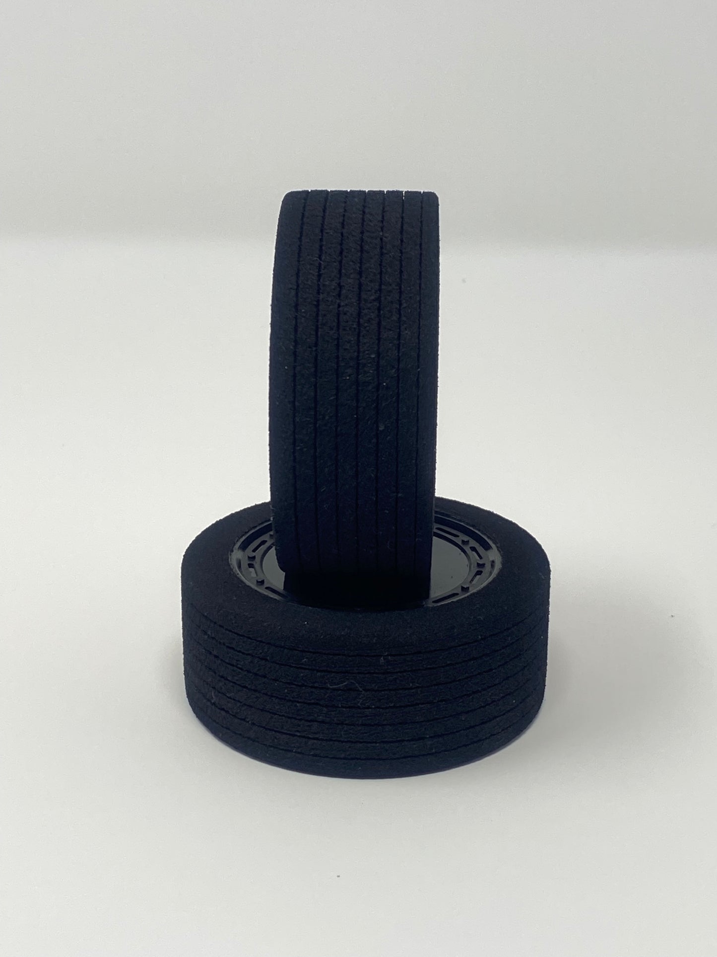 Mark Cuts – BSR Racing Dirt Oval CW/GFRP Front Foam Tires