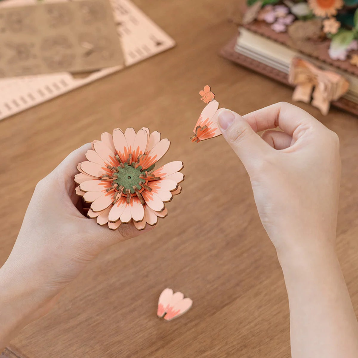 Rowood Blooming Book Flower Bouquet DIY 3D Wooden Model Kit, ROETW04H