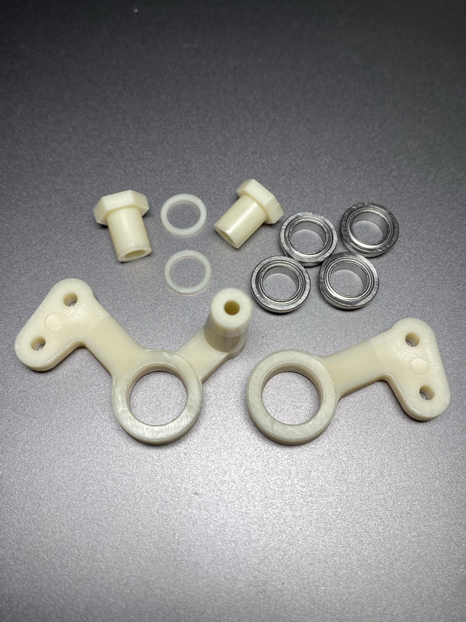 RC10 Steering Bellcranks, Worlds, with bearings, white