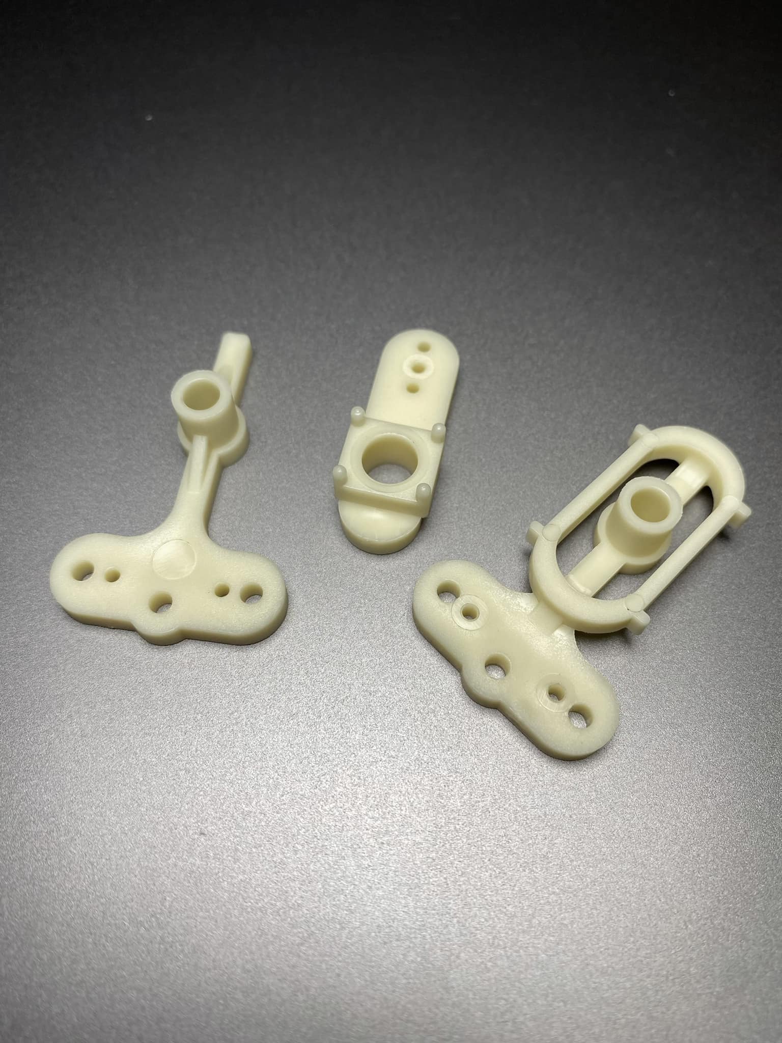 RC10 Steering Bellcranks, Stamp A, white