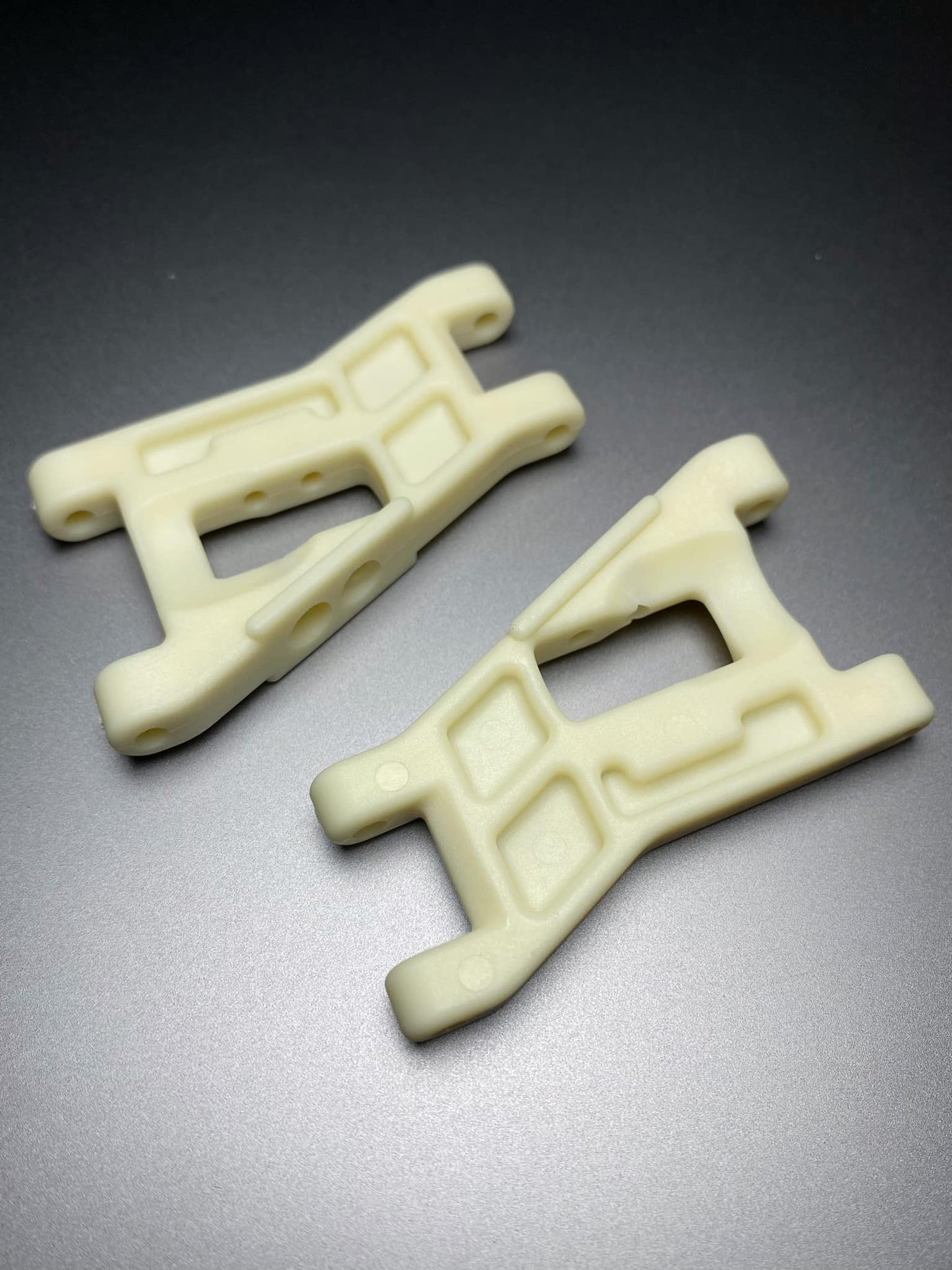 RC10 Front Arms, white 